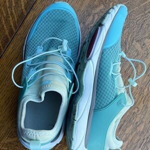 Vionic London Aqua and White Athletic Sneakers